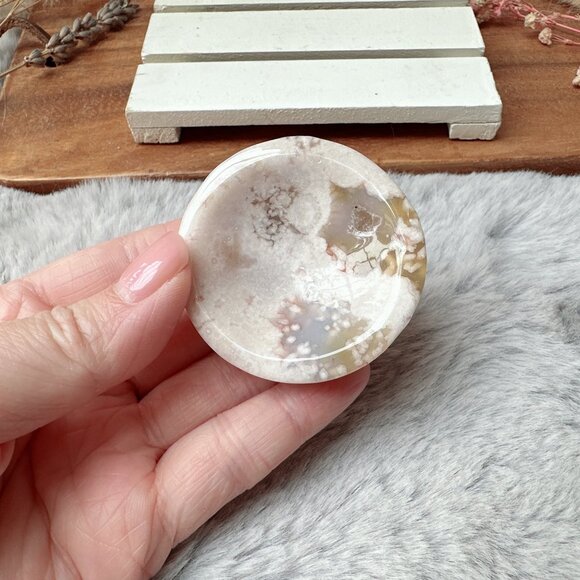 Beautiful Extra Small Flower Agate Bowl/Dish - Picture 1 of 5
